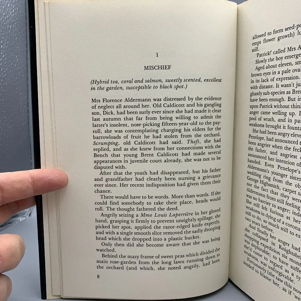 Dead-Heads A Murder Mystery by Reginald Hill